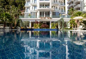 Mille Amici Hotel has Balcony rooms