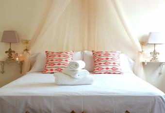 Les Llambrich - Apartamentos tur  sticos has Balcony rooms