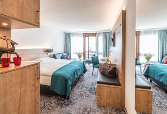 Central Sporthotel Davos has Balcony rooms