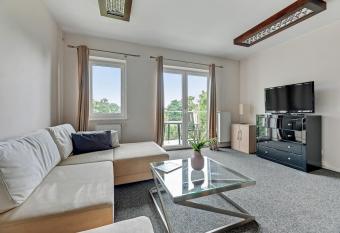 Dom & House - Apartments Spacerowa Gdynia Orlowo allows 18 year olds to book a room