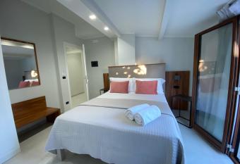 Villa Antonino has Balcony rooms