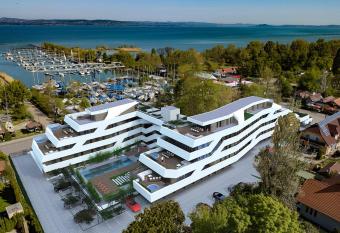 Marina Apartman Hotel has Balcony rooms