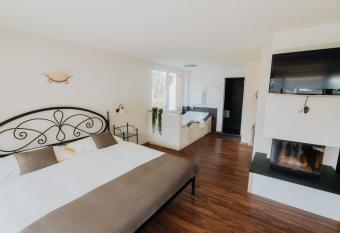 Wellnesshotel Schweizerhof allows 18 year olds to book a room