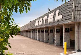 Dalrymple Hotel allows 18 year olds to book a room