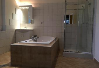 R  gim  di Apartman has Balcony rooms