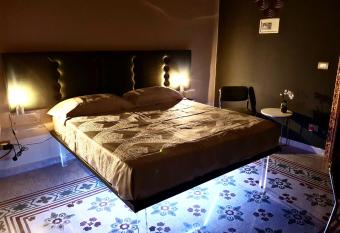 PRINCESS MAFALDA DI SAVOIA allows 18 year olds to book a room