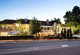 Captain Stirling Hotel allows 18 year olds to book a room
