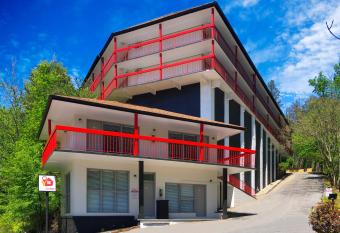 Gatlinburg View Lodge has Balcony rooms