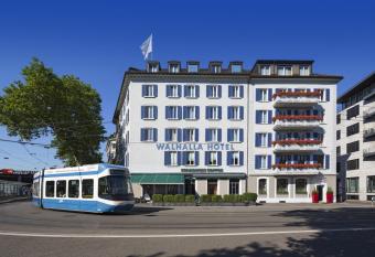 Fred Hotel Z  rich Hauptbahnhof allows 18 year olds to book a room