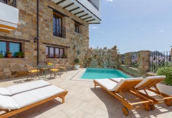 Casa el Imperio has Balcony rooms