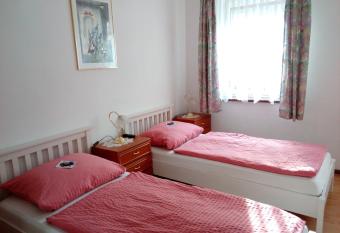 Pension Am Rosental Merseburg allows 18 year olds to book a room