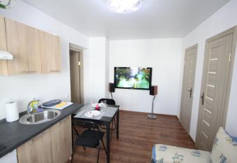 Ozas Apartment 1 and 2 has Balcony rooms