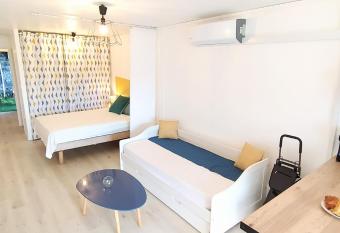 Le Tijo allows 18 year olds to book a room