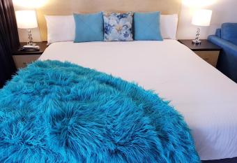 Alara Motor Inn allows 18 year olds to book a room