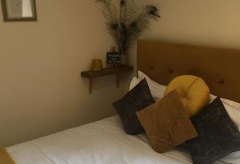 The Globe Inn allows 18 year olds to book a room