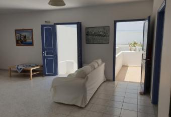 SUNRISE VIEW has Balcony rooms