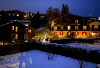 Victoria Retreat & Spa has Balcony rooms