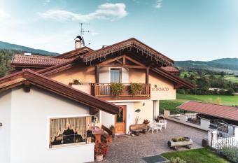 Agritur Bella di Bosco has Balcony rooms
