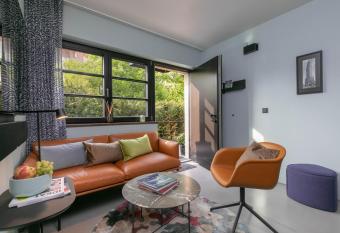 The Roebbek x Hanse has Balcony rooms