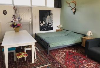 De Vlies has Balcony rooms