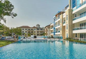 Playa Laguna Vacation Condos allows 18 year olds to book a room