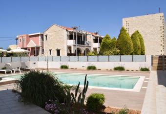 Four Seasons Homes has Balcony rooms