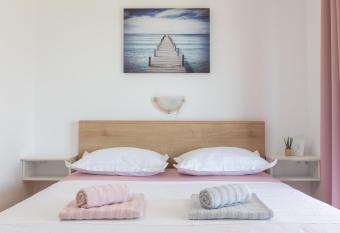 Tu  epi Villa Nevena has Balcony rooms