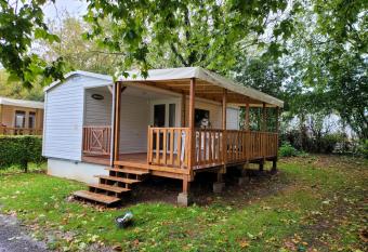 Camping Le Brochet has Balcony rooms