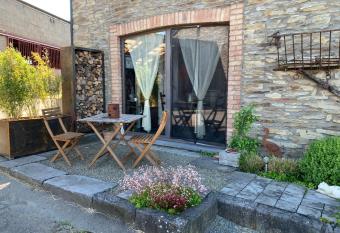 Le petit Nanciry allows 18 year olds to book a room