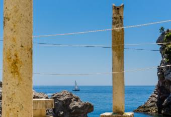 Rooms City Central Old Town allows 18 year olds to book a room