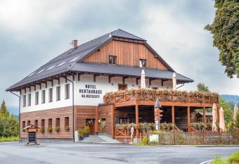 Hotel Na Rozcest   allows 18 year olds to book a room