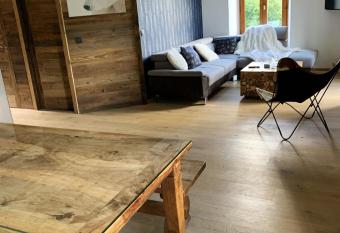 Appartement de 2 chambres avec balcon amenage et wifi a Sallanches has Balcony rooms