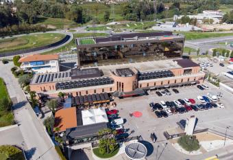 Hotel Coronado allows 18 year olds to book a room