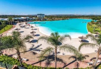 THE BLYDE CRYSTAL LAGOON BEACH PRETORIA has Balcony rooms