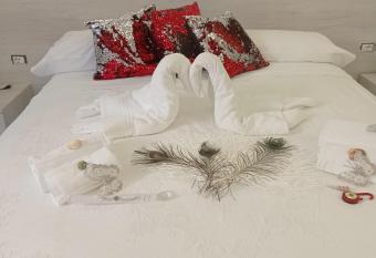 Il corallo azzurro has rooms with a private hot tub