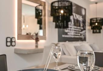 Naxos Pantheon Luxury Apartments has rooms with a private hot tub