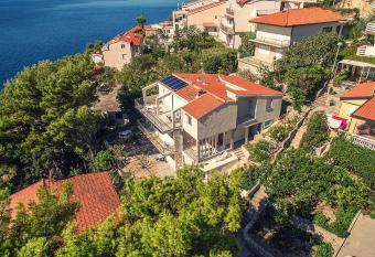 Apartments by the sea Baska Voda, Makarska - 16378 has Balcony rooms