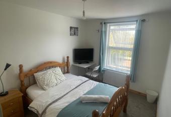 White house allows 18 year olds to book a room