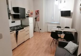 La finestra sul Balon allows 18 year olds to book a room