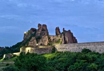                               - 2                has Balcony rooms