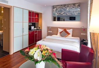 Hotel Krone Unterstrass allows 18 year olds to book a room