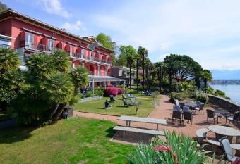 Hotel Collinetta allows 18 year olds to book a room