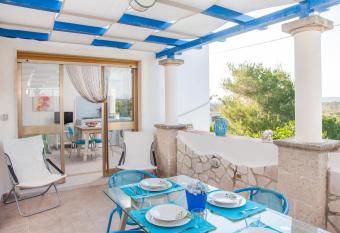 Casa Tulipano 1 SX a Torre Colimena has Balcony rooms