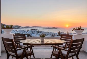 Blueisla Modern Town Mykonos allows 18 year olds to book a room