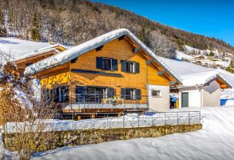 Chalet Ysopi - OVO Network has Balcony rooms
