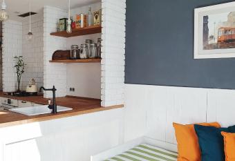 CENTRAL APARTMENTS and ROOMS in the CITY CENTER has Balcony rooms