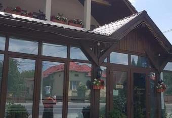 Pensiunea Clasic has Balcony rooms