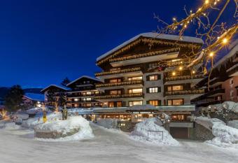 Hotel Alpina has Balcony rooms