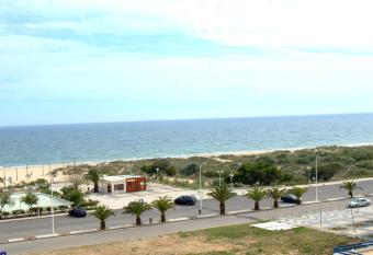 T1 com Vista Mar na Praia de Monte Gordo has Balcony rooms