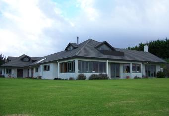 Waiwurrie Coastal Farm Lodge has Balcony rooms